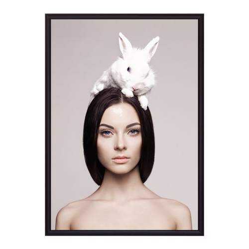 Постер в рамке Девушка с кроликом 30х40 см в Тогас